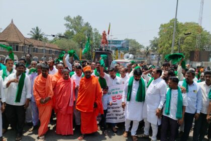 ಗೋಶಾಲೆಗಳಿಗೆ ಪೂರ್ಣ ಅನುದಾನ ಬಿಡುಗಡೆಗೆ ಕಾಡಸಿದ್ಧೇಶ್ವರ ಶ್ರೀಗಳ ಪ್ರತಿಭಟನೆ