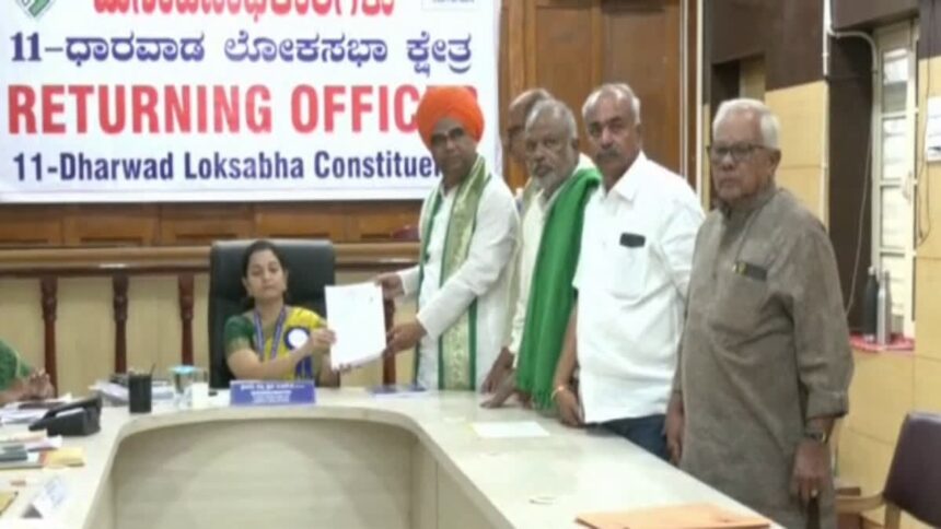 ಪಕ್ಷೇತರ ಅಭ್ಯರ್ಥಿಯಾಗಿ ನಾಮಪತ್ರ ಸಲ್ಲಿಸಿದ ದಿಂಗಾಲೇಶ್ವರ‌ ಸ್ವಾಮೀಜಿ