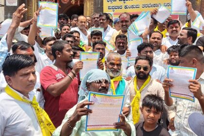 ಹೊಂದಾಣಿಕೆ ರಾಜಕೀಯ ಮೂಲಕ ಬಿಜೆಪಿ ಮತ್ತು ಕಾಂಗ್ರೆಸ್ ಮತದಾರರ ಕಣ್ಣಿಗೆ ಮಣ್ಣು ಎರಚುತ್ತಿದ್ದಾರೆ : ಕಲ್ಲೋಳಿಕರ