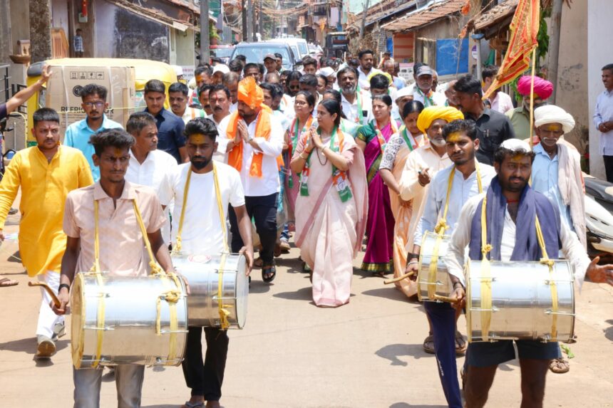 ಉಚಗಾಂವದಲ್ಲಿ ಕಾಂಗ್ರೆಸ್ ಅಭ್ಯರ್ಥಿ ಮೃಣಾಲ್‌ ಪರ‌ ಲಕ್ಷ್ಮೀ ಹೆಬ್ಬಾಳ್ಕರ್  ಬಿರುಸಿನ ಪ್ರಚಾರ