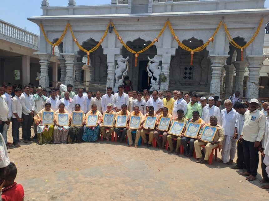 ಪೌರಕಾರ್ಮಿಕರಿಗೆ ರನ್ನ ಬೆಳಗಲಿ ಹಿರಿಯರಿಂದ ಗೌರವದ ಸತ್ಕಾರ