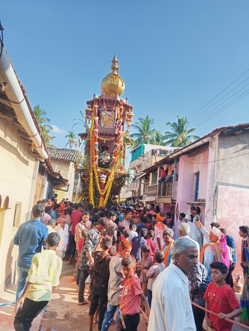 ಸಂಭ್ರಮದ ನೇಸರಗಿ ಶ್ರೀ ವೀರಭದ್ರೇಶ್ವರ ಅದ್ದೂರಿ ರಥೋತ್ಸವ