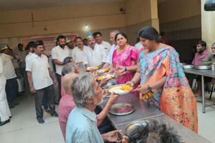 ಉಪಮುಖ್ಯಮಂತ್ರಿ  ಡಿಕೆ ಶಿವಕುಮಾರ್ ಅವರ ಜನ್ಮ ದಿನಾಚರಣೆ ಅಂಗವಾಗಿ ಅನ್ನದಾನ ಕಾರ್ಯಕ್ರಮ 