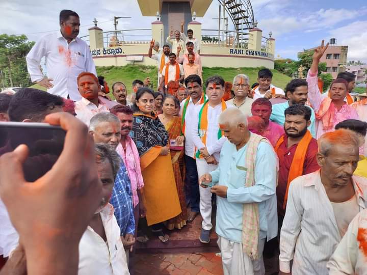  ಏನಡಿಎ ಮತ್ತು ಕಾಗೇರಿ ಜಯಭೇರಿ: ಕಿತ್ತೂರಿನಲ್ಲಿ ಬಿಜೆಪಿ ಭರ್ಜರಿ ಸಂಭ್ರಮ ಆಚರಣೆ.