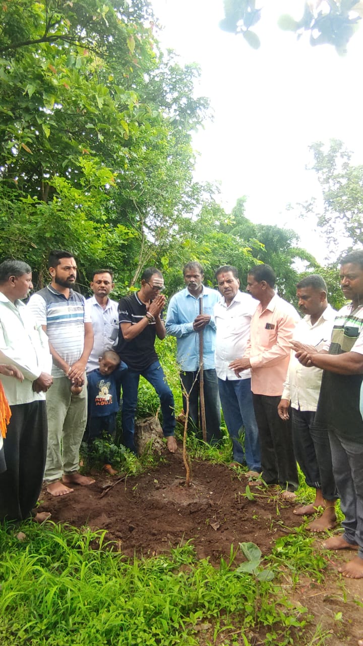 ಪರಿಸರವೇ ಪರಮಾತ್ಮ ಗಿಡ, ಮರ  ಬೆಳೆಸಿ:  ವಿರೇಶ ಹಿರೇಮಠ