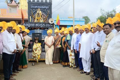 ನೇಗಿನಹಾಳದಲ್ಲಿ ಕಿತ್ತೂರು ಚೆನ್ನಮ್ಮನ ಜ್ಯೋತಿಯಾತ್ರೆಗೆ ಅದ್ದೂರಿ ಸ್ವಾಗತ