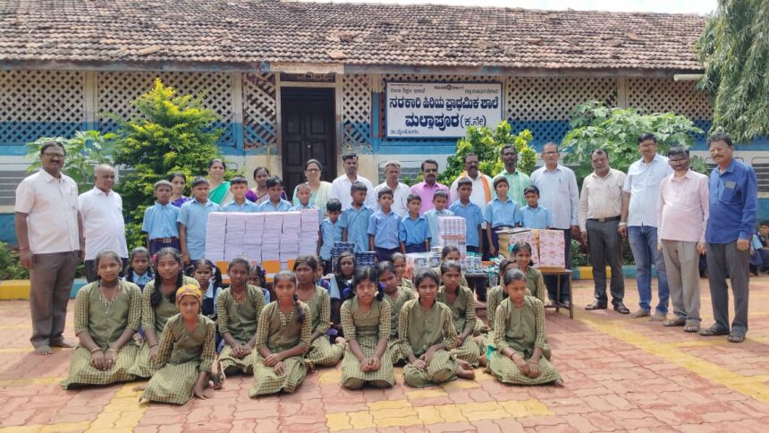 ಸರ್ಕಾರಿ ಶಾಲಾ ವಿದ್ಯಾರ್ಥಿಗಳಿಗೆ ಲೇಖನಿ ಸಾಮಗ್ರಿ ವಿತರಣೆ