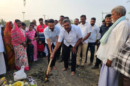 ಕೆರೆ ಅಭಿವೃದ್ಧಿ ಕಾಮಗಾರಿಗೆ ಚನ್ನರಾಜ ಹಟ್ಟಿಹೊಳಿ, ವಿಶ್ವಾಸ ವೈದ್ಯ ಪೂಜೆ