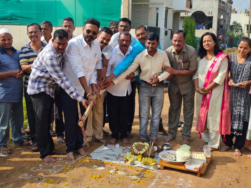 ರಸ್ತೆ ಕಾಮಗಾರಿಗೆ ಎಂಎಲ್ಸಿ ಚನ್ನರಾಜ ಹಟ್ಟಿಹೊಳಿ ಚಾಲನೆ