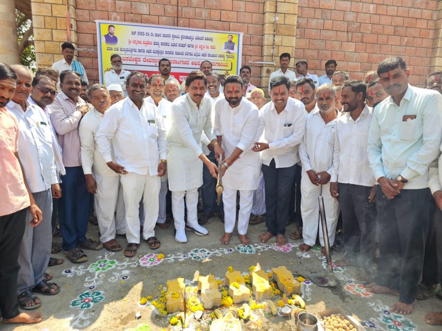 ಅಥಣಿ:ವಿವಿಧ ಅಭಿವೃದ್ಧಿ ಕಾಮಗಾರಿಗಳಿಗೆ ಚನ್ನರಾಜ ಹಟ್ಟಿಹೊಳಿ ಚಾಲನೆ