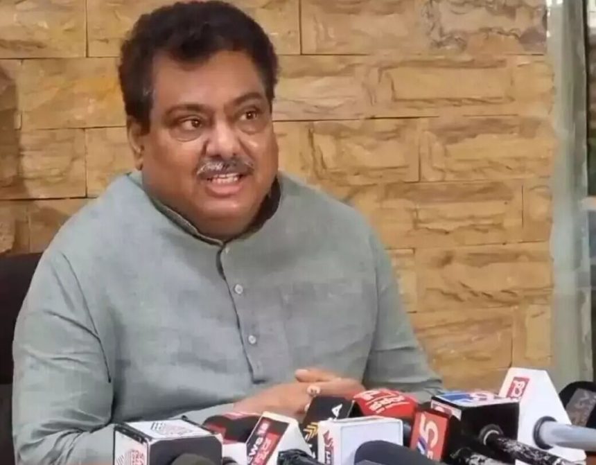 ಇಂದಿರಾಗಾಂಧಿ ಮಾದರಿಯಲ್ಲಿ ಪಾಕ್‌ಗೆ ಪಾಠ ಕಲಿಸಬೇಕಿದೆ: ಸಚಿವ ಎಮ್‌ಬಿ ಪಾಟೀಲ್‌ ಕಿಡಿ
