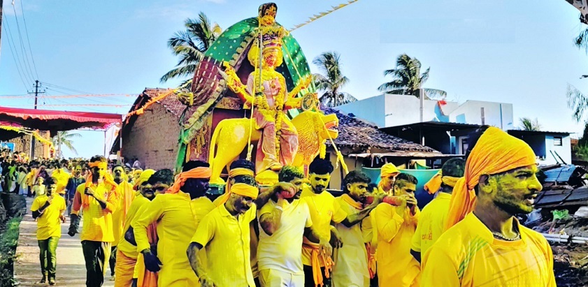 ಬಸರಕೋಡದಲ್ಲಿ 13 ವರ್ಷಗಳ ಬಳಿಕ ದುರ್ಗಾ-ಲಕ್ಷ್ಮೀ ದೇವಿ ಜಾತ್ರೆ ಅದ್ದೂರಿ ಆಚರಣೆ