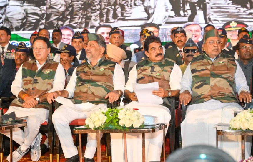 ಸೈನಿಕರು, ರೈತರು, ವೈದ್ಯರು, ಶಿಕ್ಷಕರು ತಂದೆ ತಾಯಿಯಷ್ಟೇ ಸ್ಮರಣೀಯರು: ಸಿ.ಎಂ ಸಿದ್ದರಾಮಯ್ಯ