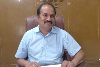 ಗುಡುಗು-ಸಿಡಿಲಿನಿಂದಾಗುವ ಅನಾಹುತ ತಪ್ಪಿಸಲು ಮುನ್ನೆಚ್ಚರಿಕೆ ಸೂಚನೆ ಪಾಲಿಸಿ: ಡಿಹೆಚ್‌ಒ ಡಾ.ಯಲ್ಲಾ ರಮೇಶ್ ಬಾಬು