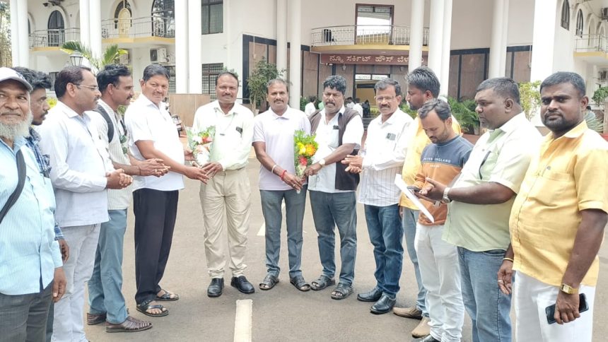 ಪತ್ರಕರ್ತರ ಧ್ವನಿ ಸಂಘಟನೆ ರಾಜಮಟ್ಟದ ಸಮ್ಮೇಳನಕ್ಕೆ ಕರಪತ್ರ ಬಿಡುಗಡೆ 