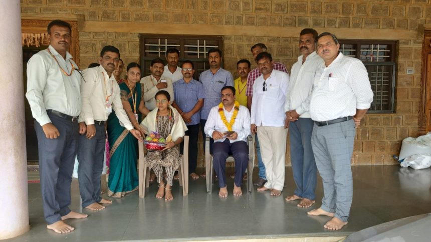 ಅನುಷ್ಠಾನ ಅಧಿಕಾರಿಗಳಿಂದ ಎಸ್‌ಎಸ್‌ಎಲ್‌ಸಿ ಪರೀಕ್ಷೆಯಲ್ಲಿ ರಾಜ್ಯಕ್ಕೆ ಪ್ರಥಮ ಸ್ಥಾನ ಪಡೆದ ರೂಪಾಗೆ ಸನ್ಮಾನ