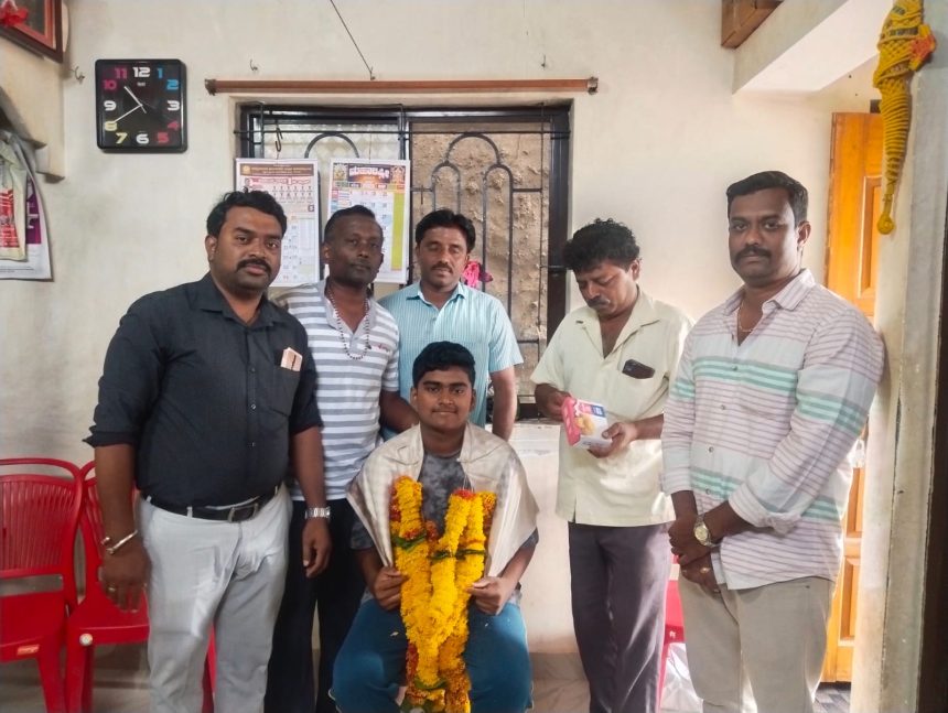 ಎಸ್ ಎಸ್ ಎಲ್ ಸಿ ಪರೀಕ್ಷೆಯಲ್ಲಿ ಶ್ರೇಷ್ಠ ಸಾಧನೆ ಮಾಡಿದ ಸಿದ್ದೇಶ ನವಲಗಟ್ಟಿ ಗೆ ಸನ್ಮಾನ