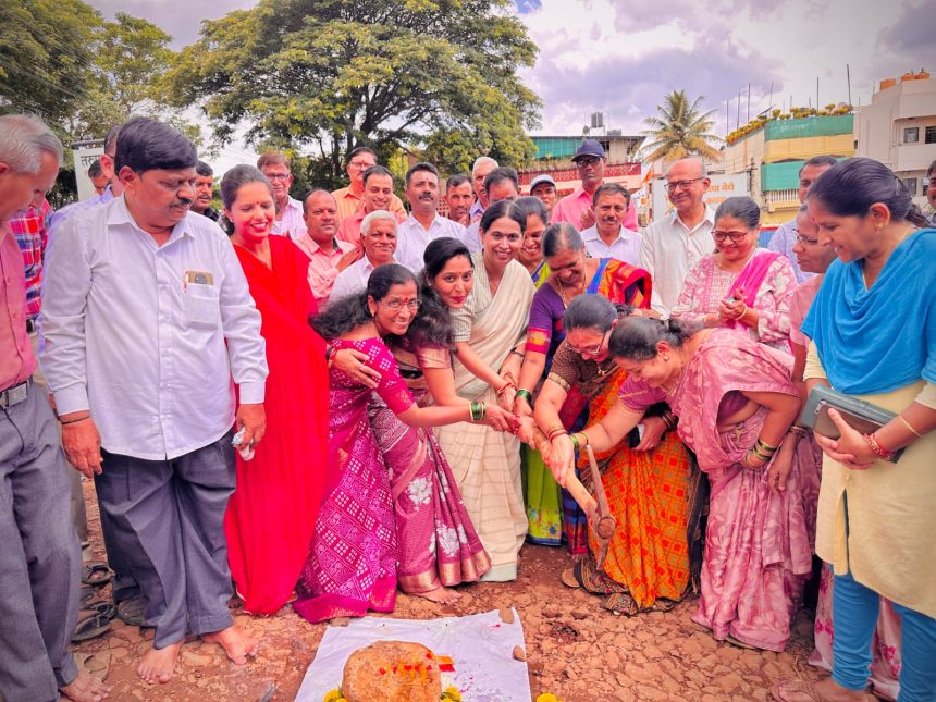 ರಸ್ತೆ ಕಾಮಗಾರಿಗೆ ಸಚಿವೆ ಲಕ್ಷ್ಮೀ ಹೆಬ್ಬಾಳಕರ್ ಚಾಲನೆ