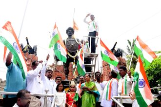 ಪಾಕಿಸ್ತಾನಕ್ಕೆ ಮಾಹಿತಿ ನೀಡುವ ಪಾಪಿಗಳಿಗೆ ಗುಂಡು ಹೊಡೆಯಬೇಕಾಗಿದೆ: ಮಲ್ಲಿಕಾರ್ಜುನ ಶಿವಾಚಾರ್ಯ ಸ್ವಾಮೀಜಿ