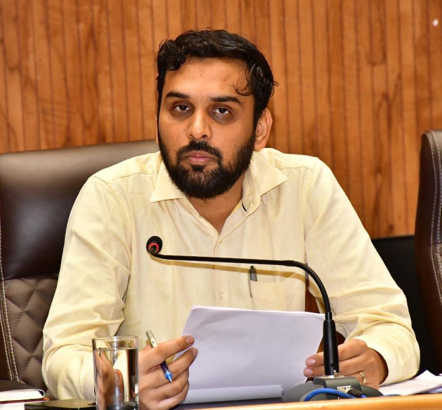 ಕಳಪೆ ಸಾಧನೆ ತೋರಿದ ಶಾಲೆಗಳಿಗೆ ಶೋಕಾಸ್ ನೋಟಿಸ್ʼ; 6 ಶಾಲೆಗಳ ಬಗ್ಗೆ ಸರಕಾರಕ್ಕೆ ವರದಿ: ಸಿಇಓ ಭುವನೇಶ ಪಾಟೀಲ