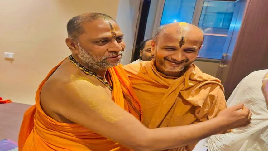 ಸುಬುಧೇಂದ್ರ ಶ್ರೀ , ಸತ್ಯಾತ್ಮ ತೀರ್ಥರ ಭೇಟಿ:  ಕಾನೂನು ಸಂಘರ್ಷಕ್ಕೆ ತೆರೆ