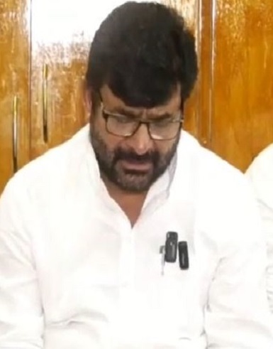ಯೋಗೀಶ್ ಗೌಡ ಹತ್ಯೆ ಪ್ರಕರಣ: ಮಾಜಿ ಸಚಿವ ವಿನಯ್ ಕುಲಕರ್ಣಿ ಇಂದು ಸಿಬಿಐ ವಶಕ್ಕೆ ಯೋಗೀಶ್ ಗೌಡ ಹತ್ಯೆ ಪ್ರಕರಣ: ಮಾಜಿ ಸಚಿವ ವಿನಯ್ ಕುಲಕರ್ಣಿ ಇಂದು ಸಿಬಿಐ ವಶಕ್ಕೆ