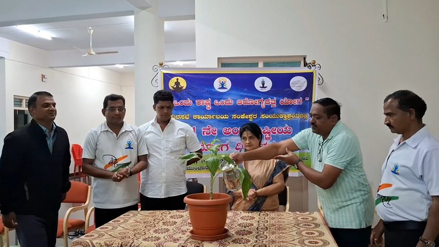 ಮಾನಸಿಕ ಒತ್ತಡವನ್ನು ಸಮರ್ಥವಾಗಿ ಎದುರಿಸುವ ಶಕ್ತಿ ಯೋಗದಿಂದ ಒದಗಲಿದೆ : ಪ್ರಕಾಶ ಮಠದ್