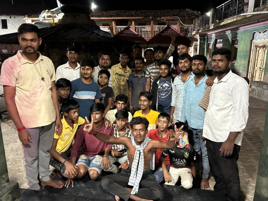 ಆರ್ ಸಿಬಿ ಗೆಲುವಿಗೆ ಕಲ್ಲೋಳಿ ಯುವಕರಿಂದ ದೀರ್ಘ ದಂಡ ನಮಸ್ಕಾರ