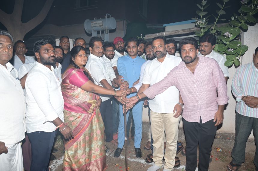 ೩೪ ನೇ ವಾರ್ಡಲ್ಲಿ ೧ ಕೋಟಿ ರೂ. ವೆಚ್ಚದ ಸಿಸಿ ರಸ್ತೆ ಕಾಮಗಾರಿಗೆ ಚಾಲನೆ ನೀಡಿದ ಶಾಸಕ ನಾರಾ ಭರತ್ ರೆಡ್ಡಿ