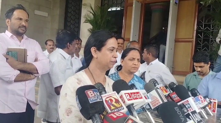 ಗೃಹಲಕ್ಷ್ಮಿ ಯೋಜನೆಯಲ್ಲಿ ಪರಿಷ್ಕರಣೆ ಇಲ್ಲ : ಸಚಿವೆ ಲಕ್ಷ್ಮೀ ಹೆಬ್ಬಾಳಕರ್