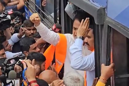 ಕಾಲ್ತುಳಿಕ ಕೇಸ್‌ ವಿರುದ್ಧ ಬಿಜೆಪಿ ಧರಣಿ; ಸಿಎಂ ಮನೆಗೆ ಮುತ್ತಿಗೆ ಯತ್ನಿಸಿದ ಕಾರ್ಯಕರ್ತರು  ವಶಕ್ಕೆ