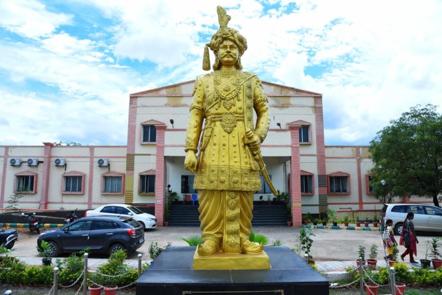ವಿಜಯನಗರ ಶ್ರೀ ಕೃಷ್ಣದೇವರಾಯ ವಿವಿ: ಎರಡು ಪ್ರಕರಣಗಳ ತನಿಖೆಗೆ ನಿವೃತ್ತ ನ್ಯಾಯಾಧೀಶರ ನೇಮಕ ವಿಜಯನಗರ ಶ್ರೀ ಕೃಷ್ಣದೇವರಾಯ ವಿವಿ: ಎರಡು ಪ್ರಕರಣಗಳ ತನಿಖೆಗೆ ನಿವೃತ್ತ ನ್ಯಾಯಾಧೀಶರ ನೇಮಕ