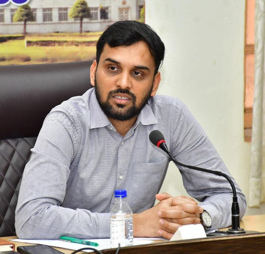 ಮಳೆಗಾಲದಲ್ಲಿ ಮಕ್ಕಳಿಗೆ ತೊಂದರೆ ಆದರೆ ಬಿಇಓ, ಡಿಡಿಪಿಐ ಜವಾಬ್ದಾರರು: ಜಿ.ಪಂ. ಸಿಇಓ ಭುವನೇಶ ಪಾಟೀಲ