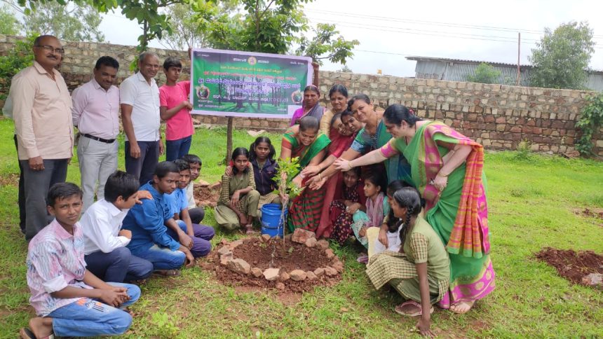 ಶಾಲೆಯಲ್ಲಿ ಪರಿಸರ ದಿನ ಆಚರಣೆ