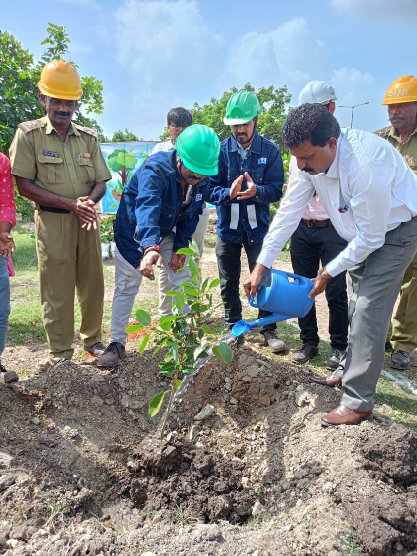 ಜಾನಕೀ ಕಾರ್ಖಾನೆಯಲ್ಲಿ ಸಸಿ ನೆಡುವ ಮೂಲಕ  ವಿಶ್ವ ಪರಿಸರ ದಿನಾಚರಣೆ