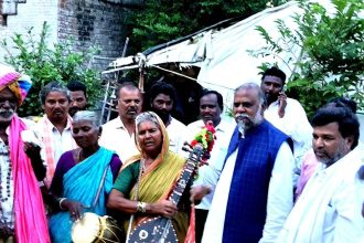 ಬುಡ್ಗಜಂಗಮ ಕಾಲೋನಿಗೆ ಮಾಜಿ ಸಚಿವ ಎಚ್.ಆಂಜನೇಯ ಭೇಟಿ