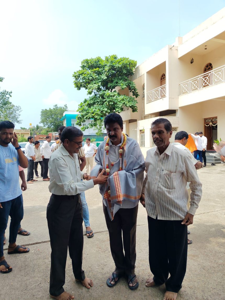 ಸಮುದಾಯ ಭವನ ನಿರ್ಮಾಣ : ಲಖನ್  ಜಾರಕಿಹೊಳಿಗೆ ಅಭಿನಂದನೆ