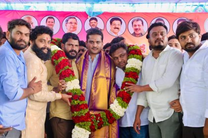 ಭವಾನಿ ಪ್ರಸಾದ್ ಮತ್ತಿತರರು ಭರತ್ ರೆಡ್ಡಿ ನೇತೃತ್ವದಲ್ಲಿ ಕಾಂಗ್ರೆಸ್ ಸೇರ್ಪಡೆ