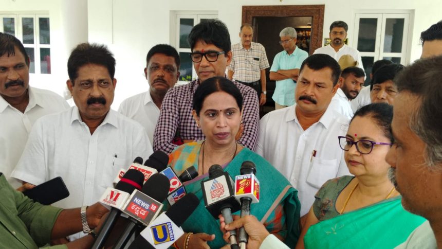ಮೊಸರಲ್ಲಿ ಕಲ್ಲು ಹುಡುಕುವುದೇ ಬಿಜೆಪಿಗರ ಕೆಲಸ: ಸಚಿವೆ ಲಕ್ಷ್ಮೀ ಹೆಬ್ಬಾಳಕರ್