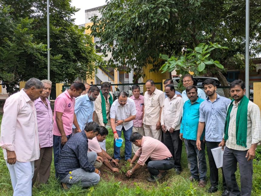 ಮಾ ಕೆ ನಾಮ ಏಕ ಪೇಡ ಕಾರ್ಯಕ್ರಮ
