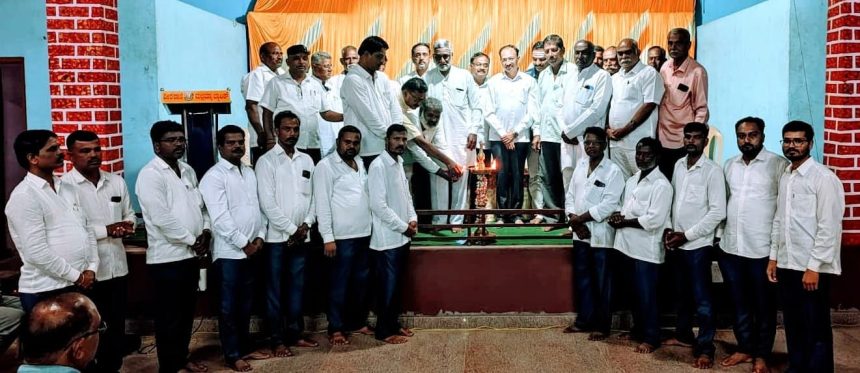 ಬೆಳಕು ಗ್ರಾಮಾಭಿವೃದ್ಧಿ ಸಂಘದ ಸಮಾಜಮುಖಿ ಕಾರ್ಯ ಶ್ಲಾಘನೀಯ:ಮಹಾಂತೇಶ ಕೌಜಲಗಿ.