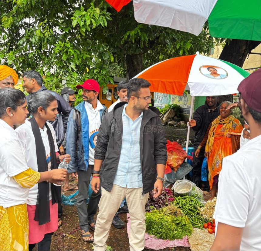 ಬೀದಿಬದಿ ವ್ಯಾಪಾರಿಗಳಿಗೆ ಲಕ್ಷ್ಮೀ ತಾಯಿ ಫೌಂಡೇಶನ್ ವತಿಯಿಂದ ಛತ್ರಿ ವಿತರಣೆ