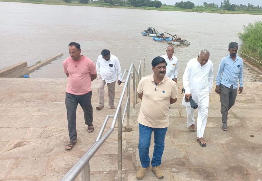 ಕೃಷ್ಣಾ ನದಿ ಪ್ರವಾಹದ  ಭಯ ಪಡಬೇಡಿ : ಜಿ ಪಂ ಯೋಜನಾ ನಿರ್ದೇಶಕ ರವಿ ಬಂಗಾರಪ್ಪನವರ