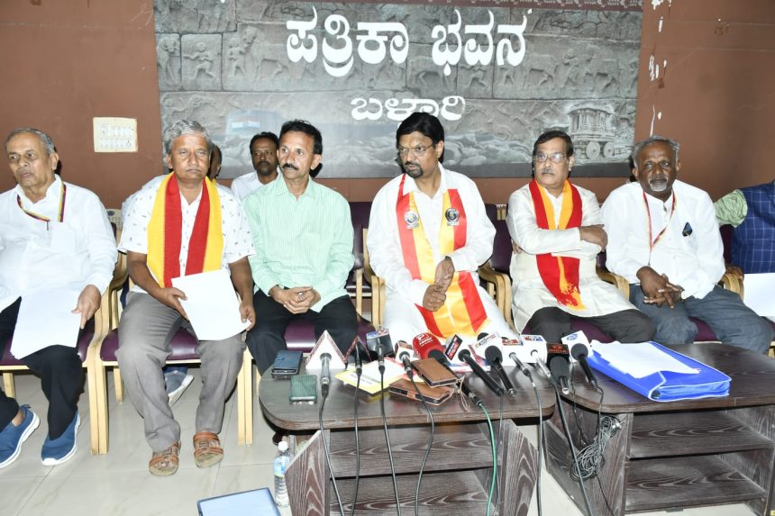 ಕನ್ನಡದ ಅಸ್ಮಿತೆ ಪ್ರತಿಬಿಂಬಿಸಲು ಅವಕಾಶ: ಡಾ.ಮಹೇಶ್ ಜೋಶಿ ಕನ್ನಡದ ಅಸ್ಮಿತೆ ಪ್ರತಿಬಿಂಬಿಸಲು ಅವಕಾಶ: ಡಾ.ಮಹೇಶ್ ಜೋಶಿ