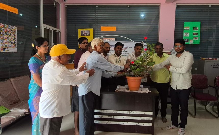 ಅಂಗಾಂಶ ಕೃಷಿ ಕಬ್ಬಿನ ಸಸಿಗಳಿಂದ ಅಧಿಕ ಇಳುವರಿ ಸಾಧ್ಯ: ಡಾ. ಮಂಜುನಾಥ ಚೌರಡ್ಡಿ ಅಂಗಾಂಶ ಕೃಷಿ ಕಬ್ಬಿನ ಸಸಿಗಳಿಂದ ಅಧಿಕ ಇಳುವರಿ ಸಾಧ್ಯ: ಡಾ. ಮಂಜುನಾಥ ಚೌರಡ್ಡಿ