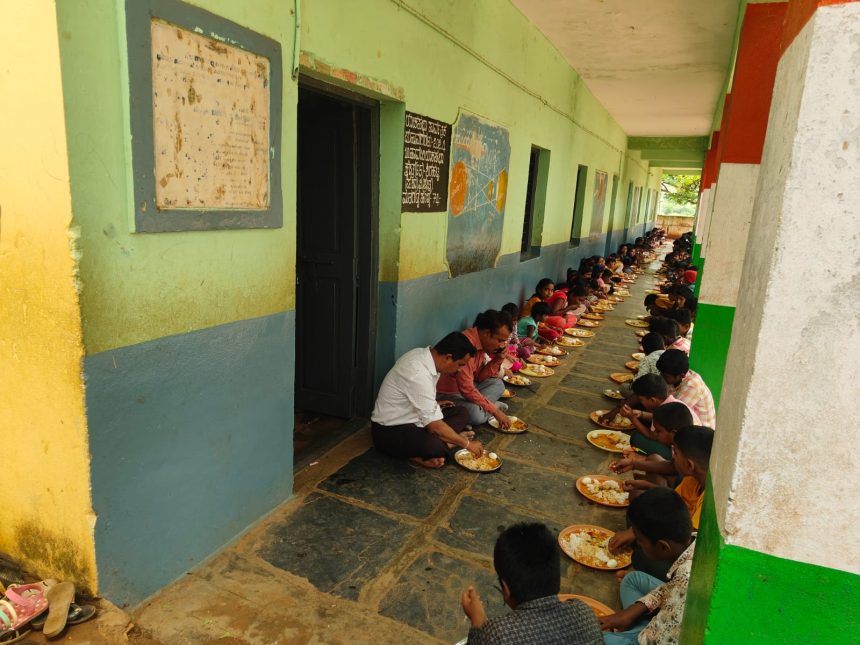 ಕಾರ್ಯನಿರ್ವಾಹಕ ಅಧಿಕಾರಿ ಶಾಲೆಗೆ ಬೇಟಿ