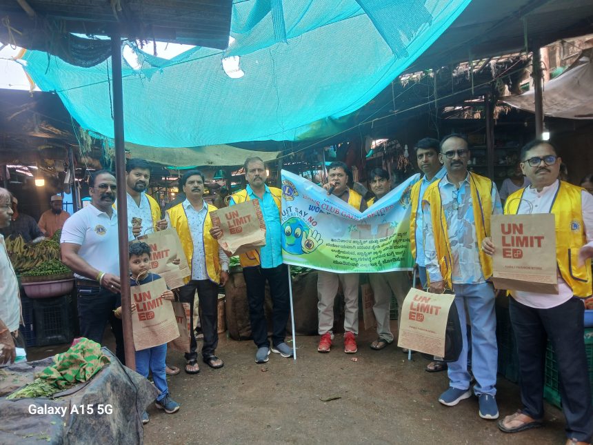 ಕಾಗದದ ಚೀಲಗಳು ಪರಿಸರ ಸ್ನೇಹಿಯಾಗಿವೆ : ರಾಜಣ್ಣ ವೇರ್ಣೆಕರ