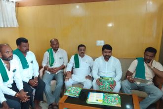 45 ನೇ ರೈತ ಹುತಾತ್ಮ ದಿನಾಚರಣೆಗೆ ಸರ್ವರೂ ಭಾಗವಹಿಸಿ…… ಶಶಿಕಾಂತ ಗುರುಜಿ.