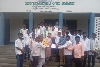 ನವಿಲುತೀರ್ಥ ಆಣೆಕಟ್ಟಿನಿಂದ ನೀರು ಬಿಡಲು ಆಗ್ರಹ