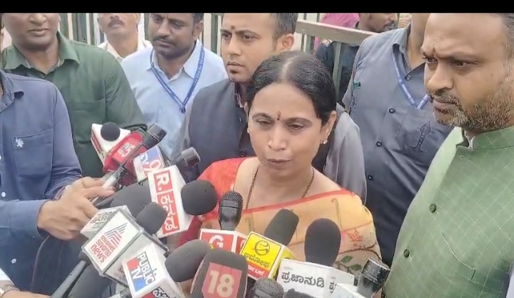 ರಾಜ್ಯ ರಾಜಕಾರಣದಲ್ಲಿ ಯಾವುದೇ ಕ್ರಾಂತಿ ಇಲ್ಲ, ಎಲ್ಲವೂ ಶಾಂತಿ: ಸಚಿವೆ ಲಕ್ಷ್ಮೀ ಹೆಬ್ಬಾಳಕರ್